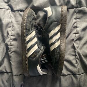 Black adidas’s sambas